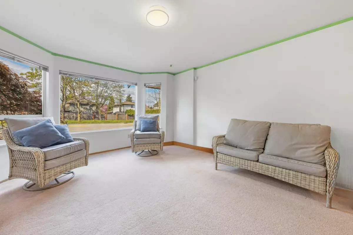 Powder Room Photo of 15852 100 Avenue, Surrey, BC