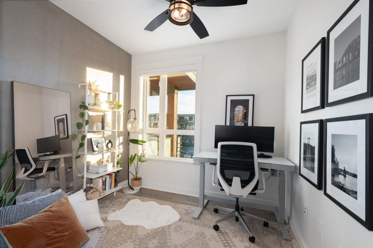 Backyard Photo of 417 733 W 14th Street, North Vancouver, BC