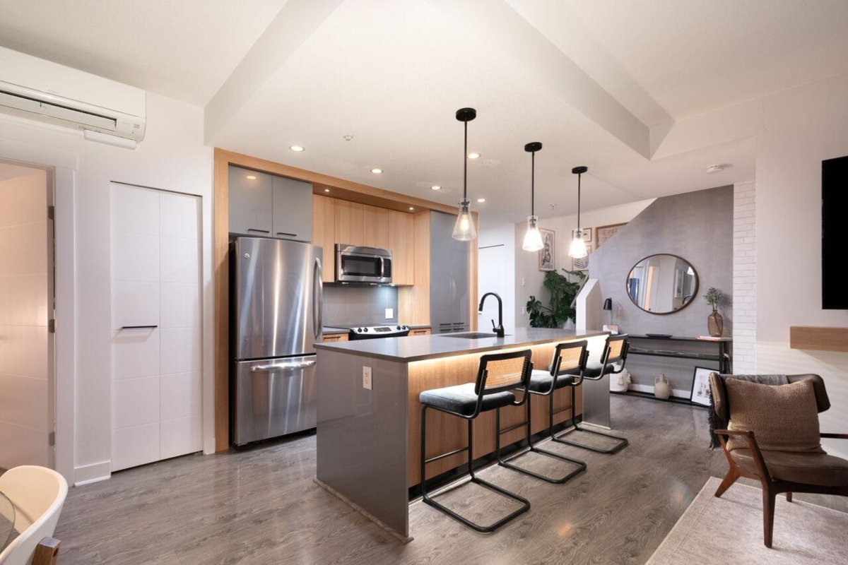 Basement Recreation Room Photo of 417 733 W 14th Street, North Vancouver, BC