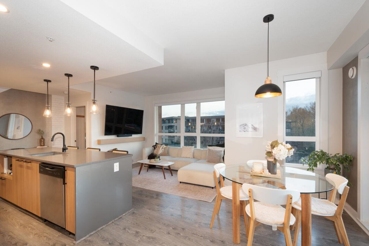 Kitchen Island Photo of 417 733 W 14th Street, North Vancouver, BC