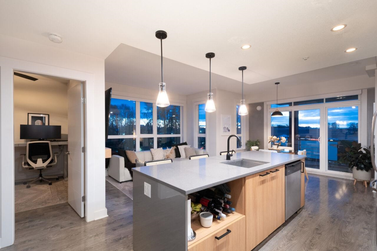Kitchen Photo of 417 733 W 14th Street, North Vancouver, BC