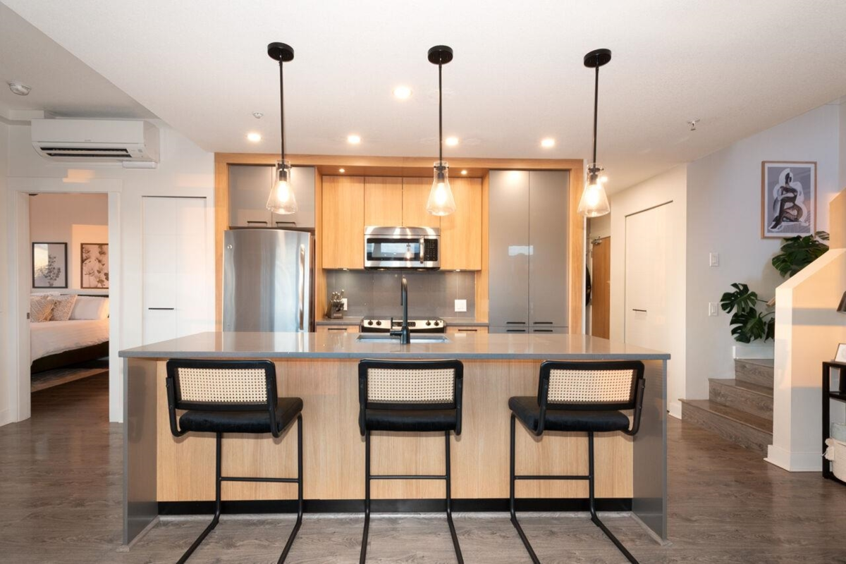 Mudroom Photo of 417 733 W 14th Street, North Vancouver, BC