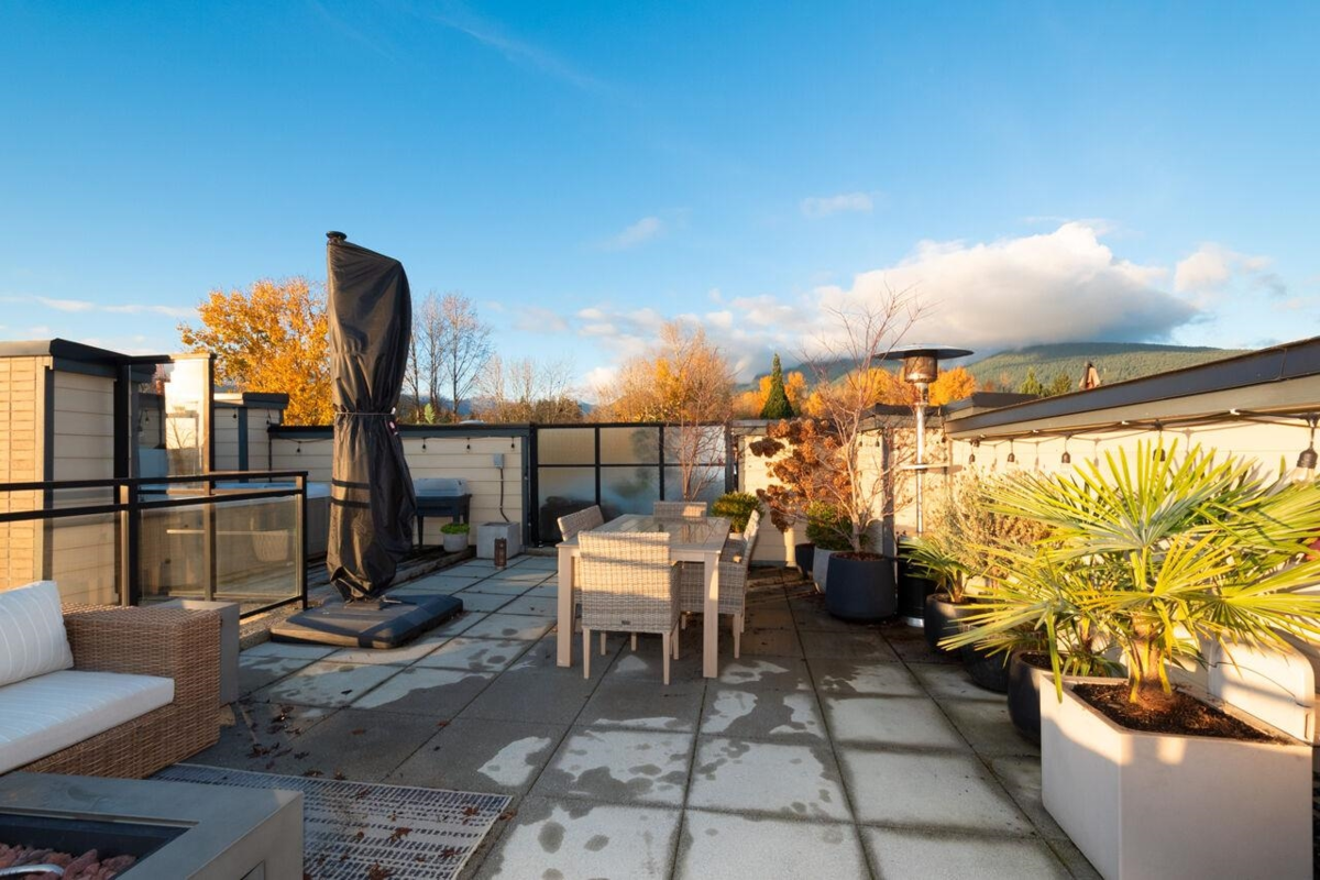 Outdoor Kitchen Photo of 417 733 W 14th Street, North Vancouver, BC