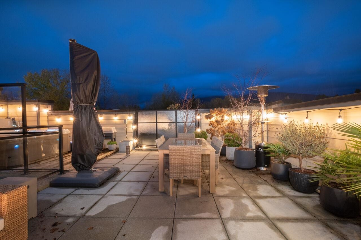 Street View Photo of 417 733 W 14th Street, North Vancouver, BC