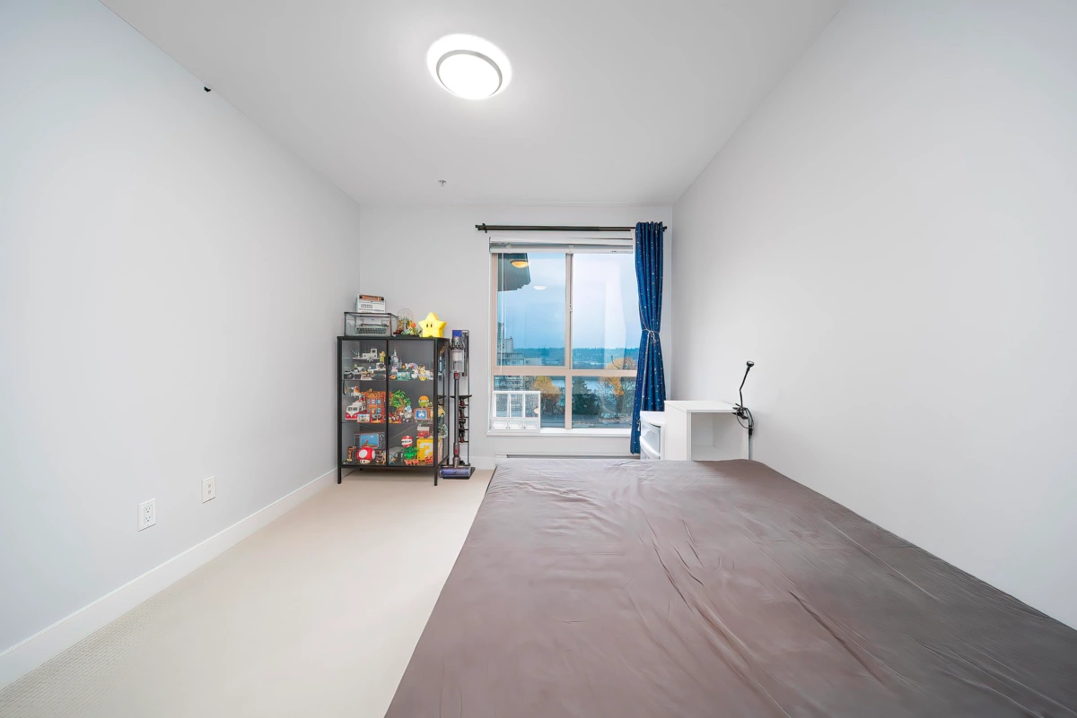 Guest Bathroom Photo of 501 500 Royal Avenue, New Westminster, BC