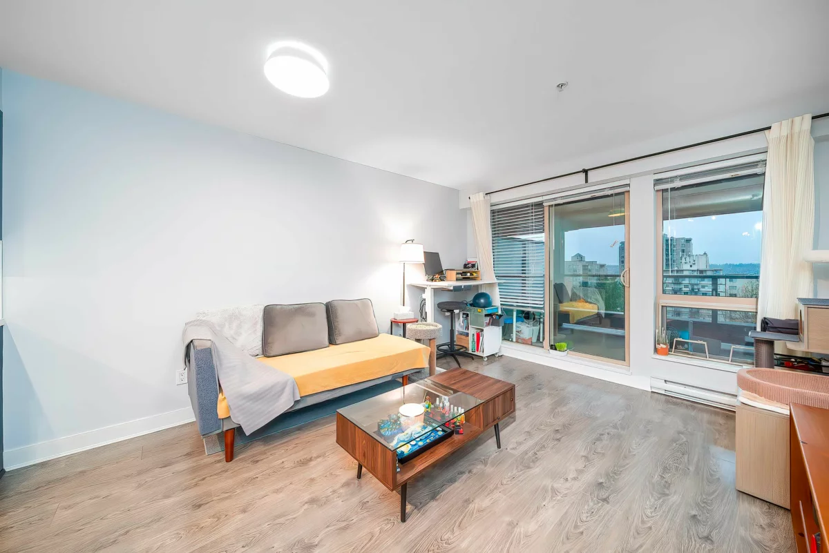 Kitchen Island Photo of 501 500 Royal Avenue, New Westminster, BC