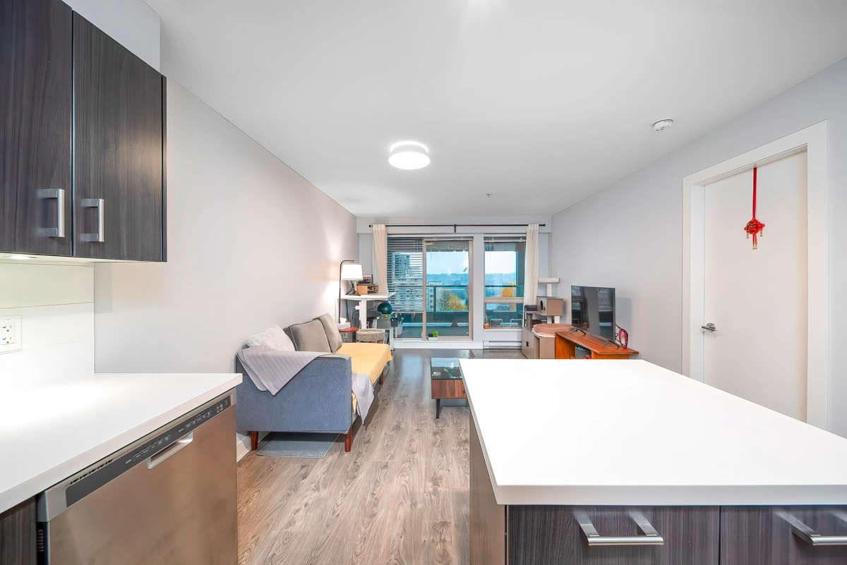 Primary Bathroom Photo of 501 500 Royal Avenue, New Westminster, BC