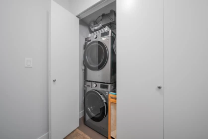 Walk-In Closet Photo of 501 500 Royal Avenue, New Westminster, BC