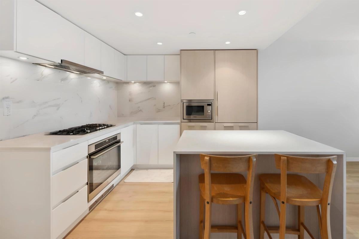 Exterior Rear Photo of 805 1500 Fern Street, North Vancouver, BC