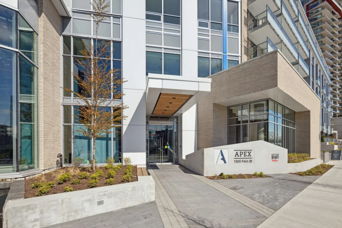 Front Yard Photo of 805 1500 Fern Street, North Vancouver, BC