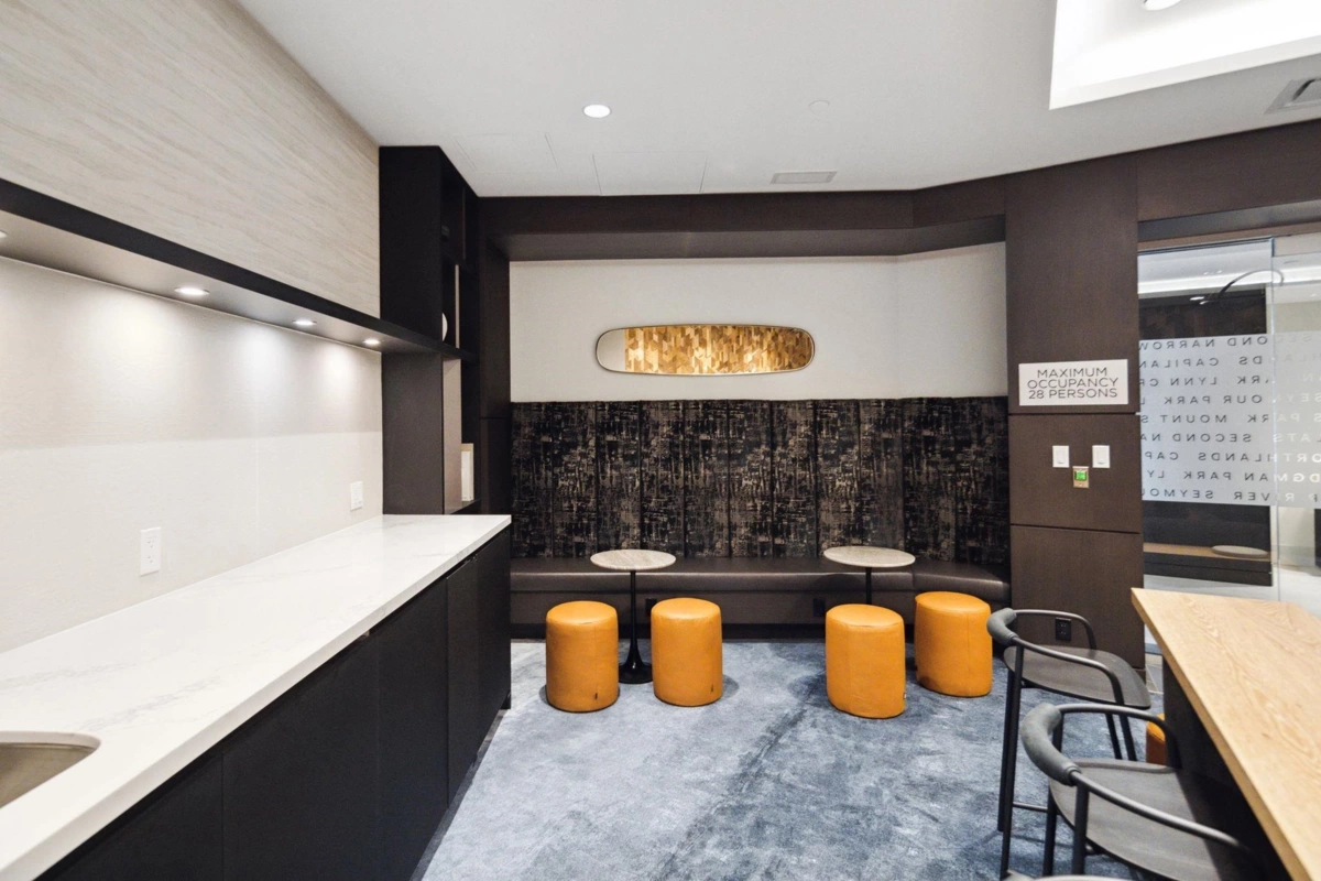 Mudroom Photo of 805 1500 Fern Street, North Vancouver, BC