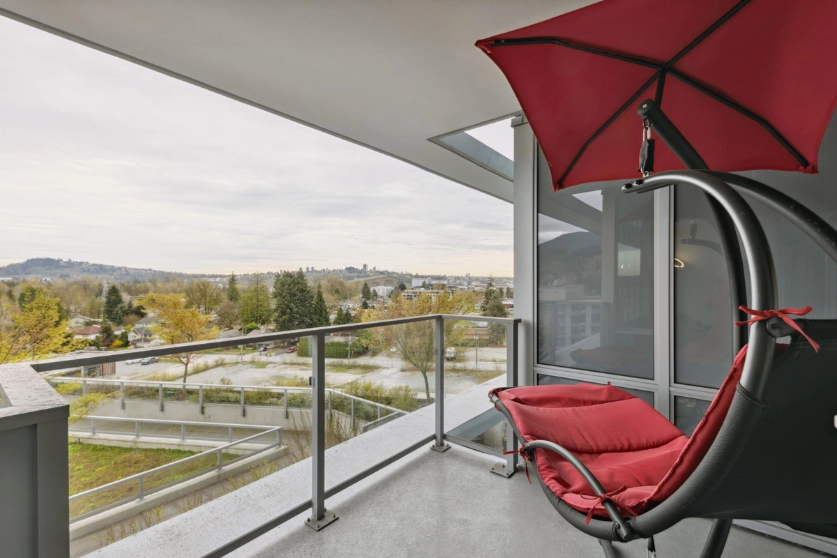 Pantry Photo of 805 1500 Fern Street, North Vancouver, BC