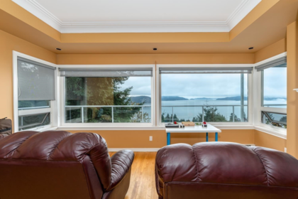 Kitchen Photo of 350 Kelvin Grove Way, Lions Bay, BC
