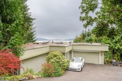 350 Kelvin Grove Way, Lions Bay, BC, Lions Bay — Single Family Residence for sale