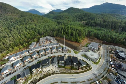41294 Horizon Drive, Squamish, BC, Squamish — Half Duplex for sale