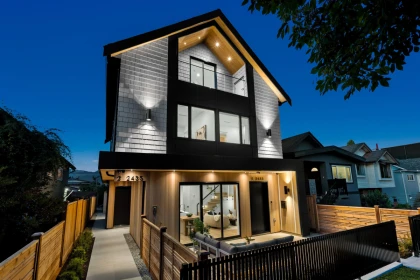 2 2435 Napier Street, Vancouver, BC, Vancouver — Half Duplex for sale