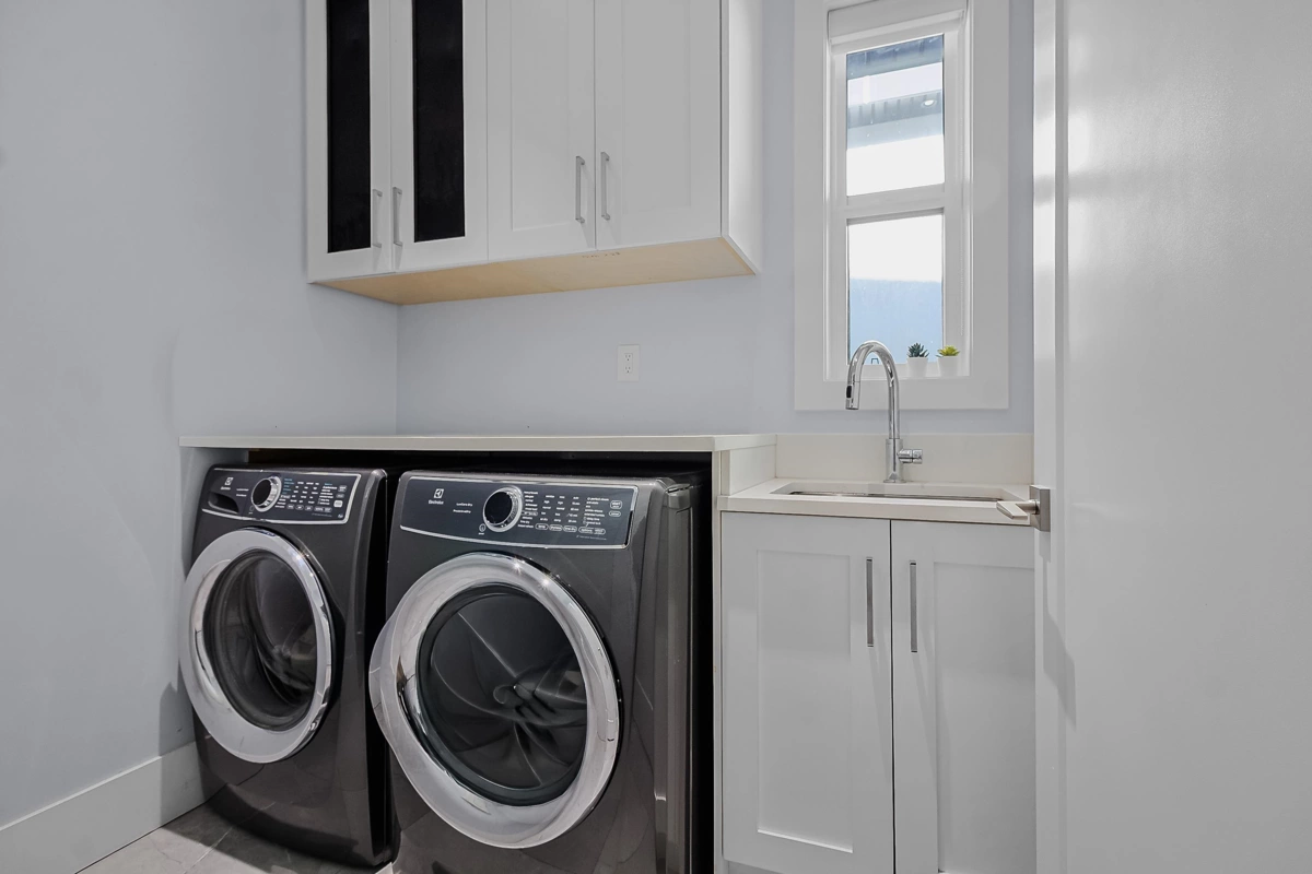 Entry Foyer Photo of 7575 143 Street, Surrey, BC