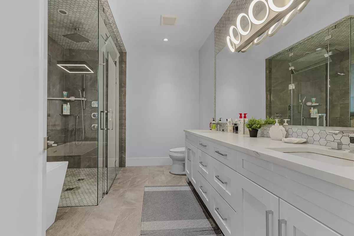 Garden / Landscaping Photo of 7575 143 Street, Surrey, BC