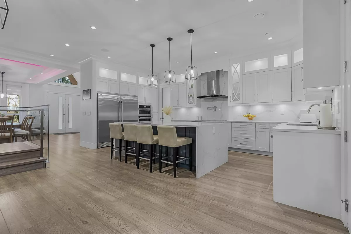 Walk-In Closet Photo of 7575 143 Street, Surrey, BC