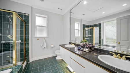 Powder Room Photo of 16128 Morgan Creek Crescent, Surrey, BC