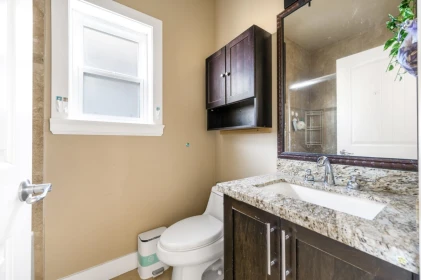 Primary Bathroom Photo of 16334 25 Avenue, Surrey, BC