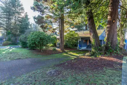 Breakfast Nook Photo of 1557 128a Street, Surrey, BC