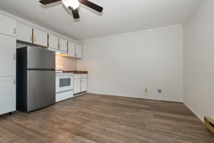 9 450 Esplanade Avenue, Harrison Hot Springs, BC, Harrison Hot Springs — Apartment/Condo for sale
