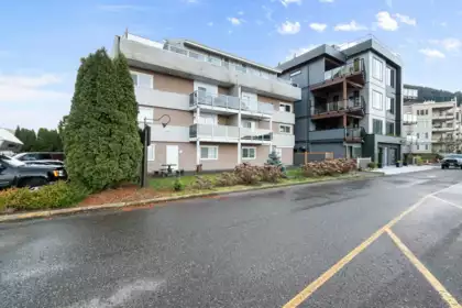 Office / Den Photo of 9 450 Esplanade Avenue, Harrison Hot Springs, BC
