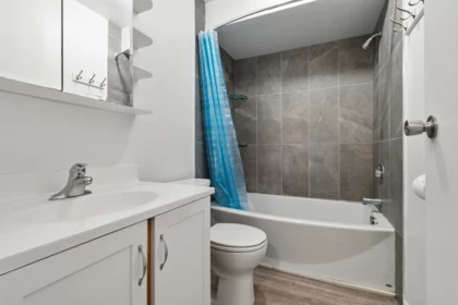 Primary Bathroom Photo of 9 450 Esplanade Avenue, Harrison Hot Springs, BC