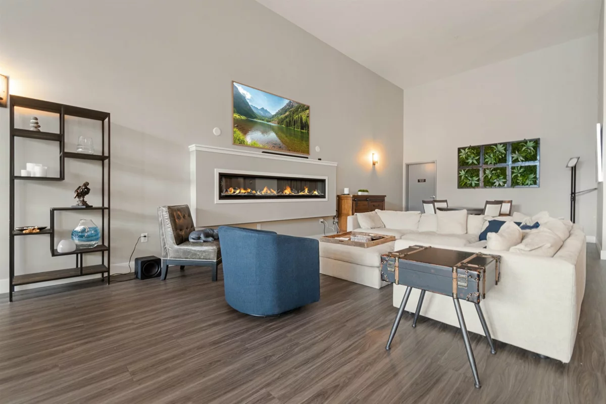 Backyard Photo of 601 45745 Watson Road, Chilliwack, BC