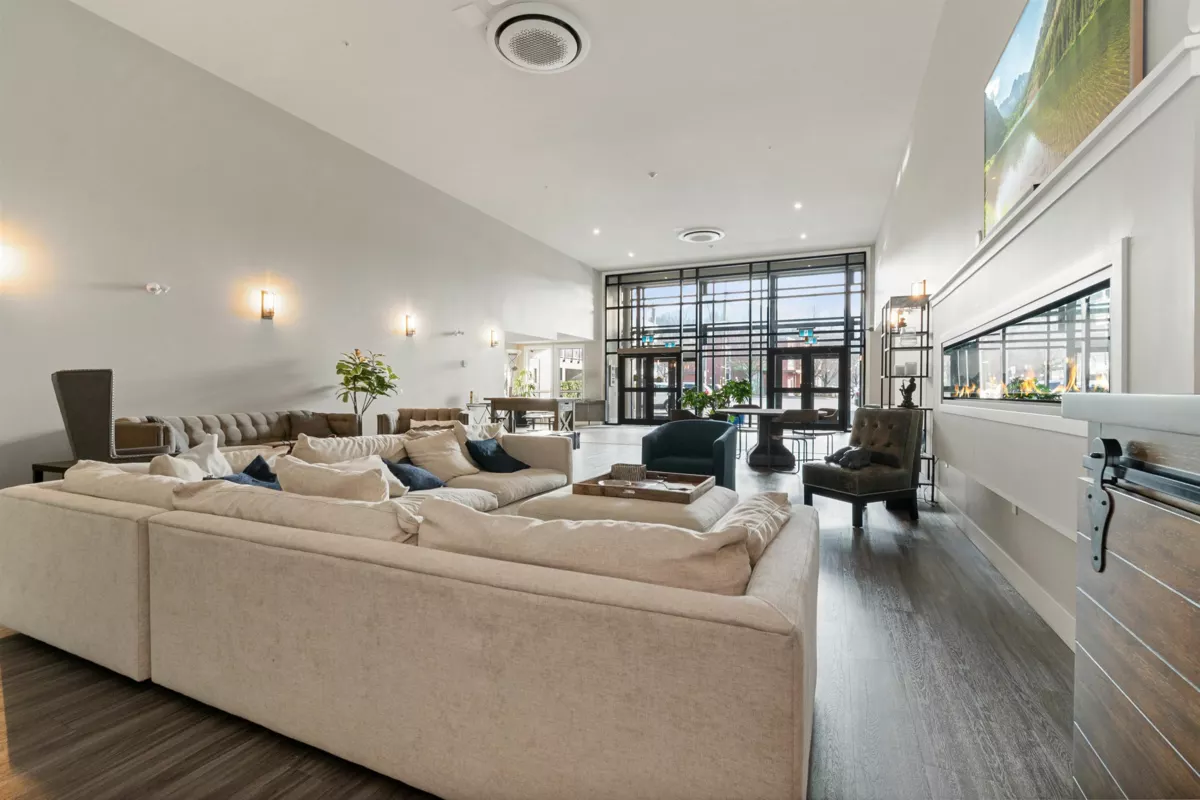 Front Yard Photo of 601 45745 Watson Road, Chilliwack, BC