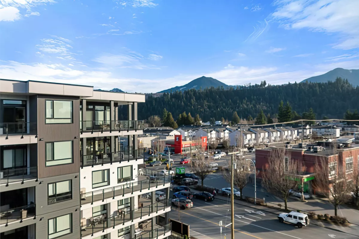 Garage Interior Photo of 601 45745 Watson Road, Chilliwack, BC