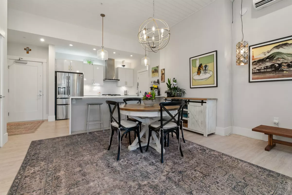 Living Room Photo of 601 45745 Watson Road, Chilliwack, BC