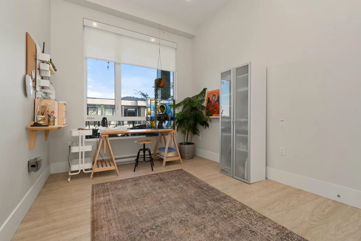 Mudroom Photo of 601 45745 Watson Road, Chilliwack, BC