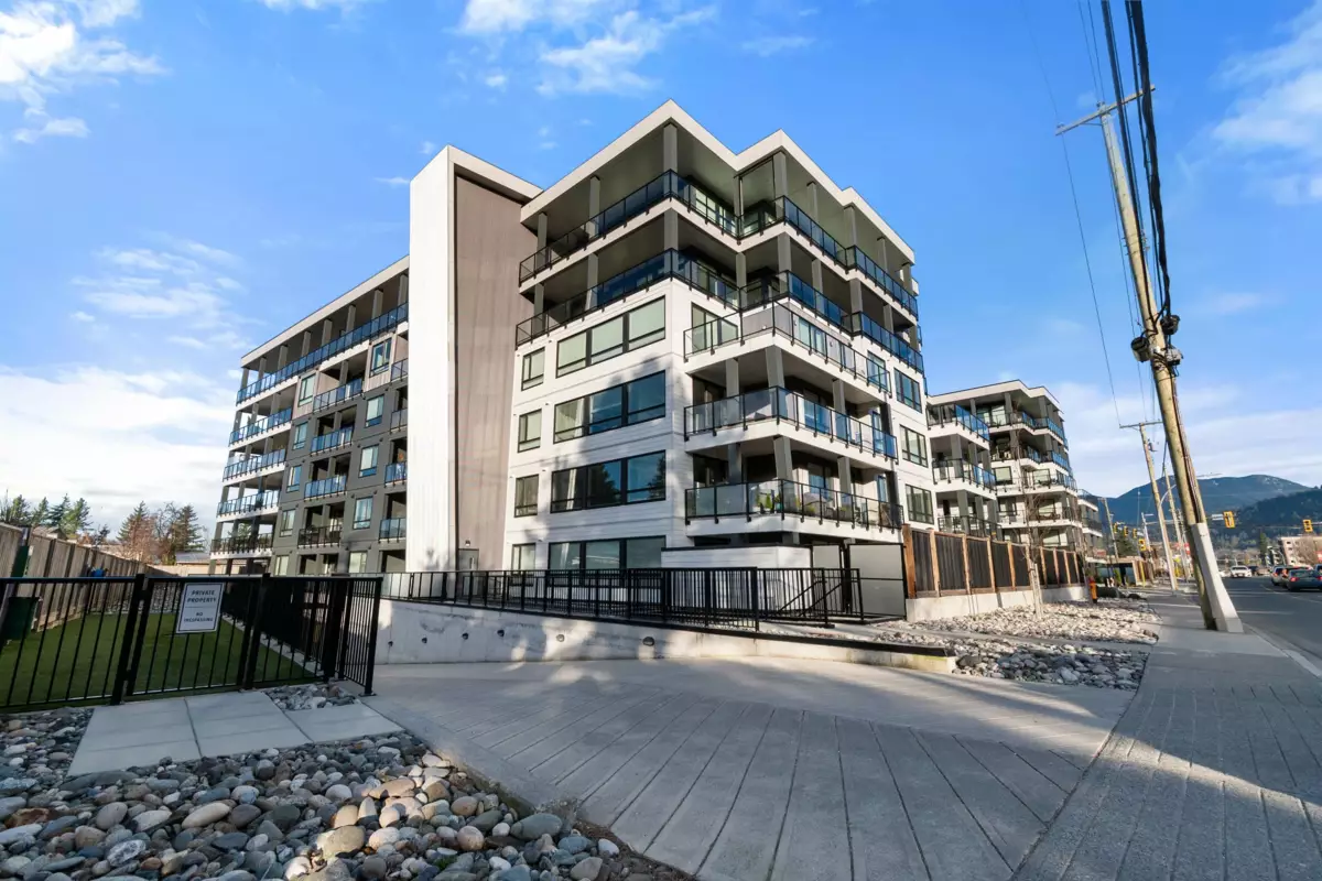 Outdoor Deck Photo of 601 45745 Watson Road, Chilliwack, BC