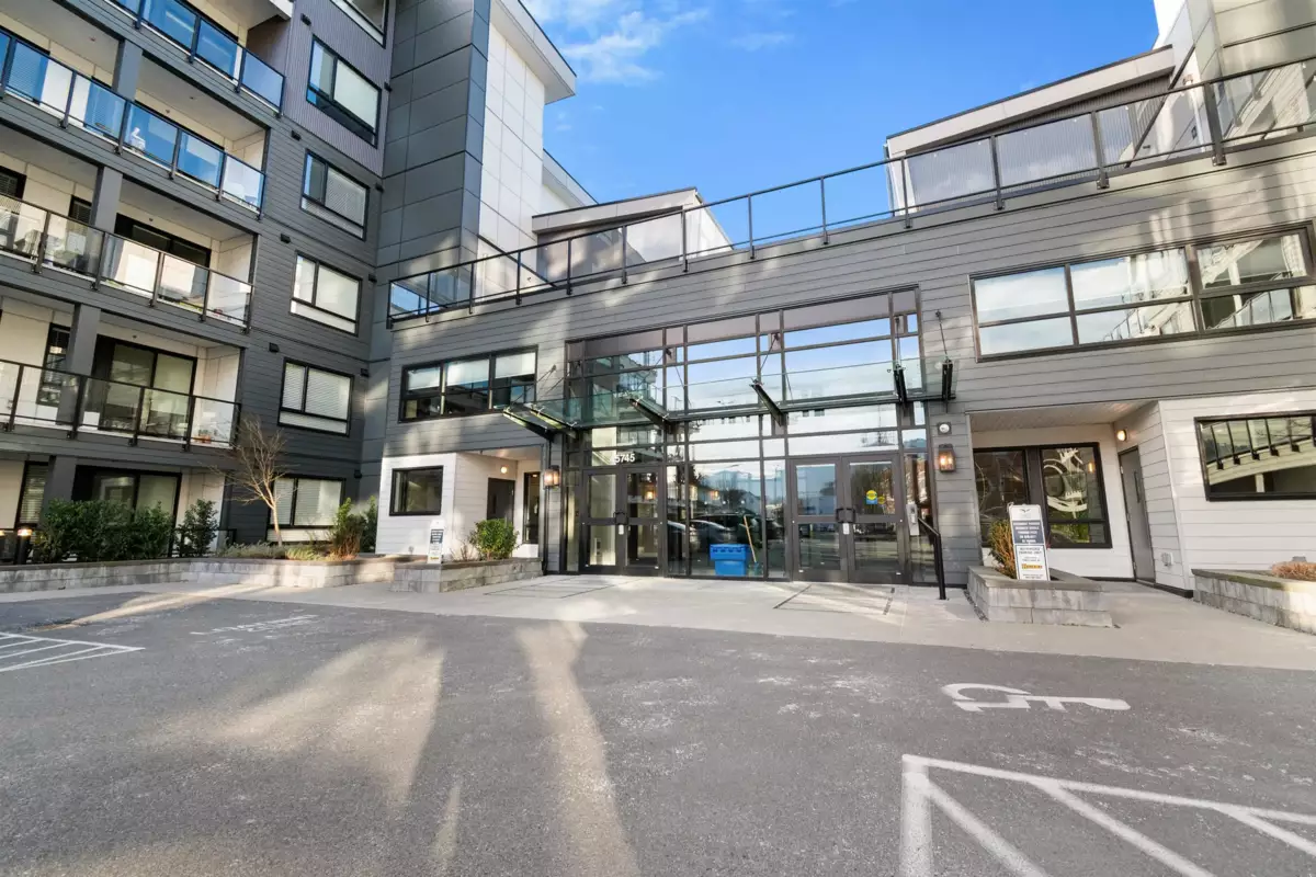 Outdoor Patio Photo of 601 45745 Watson Road, Chilliwack, BC