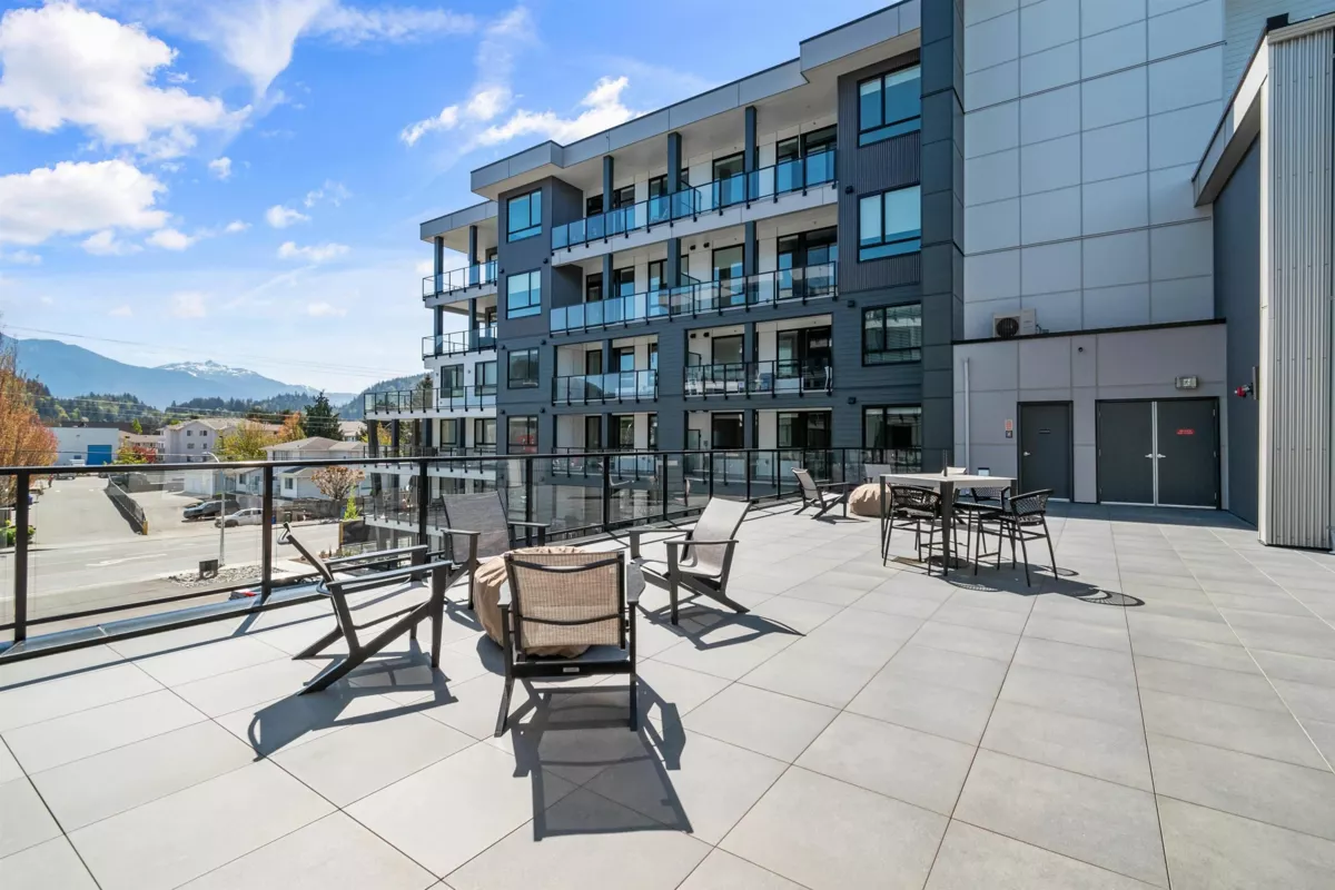 Swimming Pool Photo of 601 45745 Watson Road, Chilliwack, BC