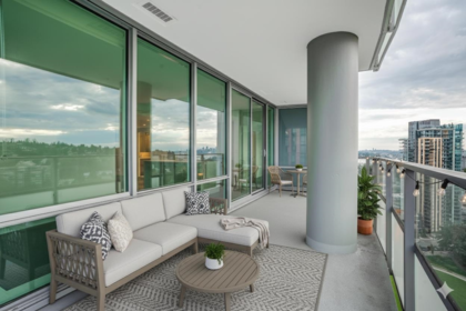 2201 1500 Fern Street, North Vancouver, BC