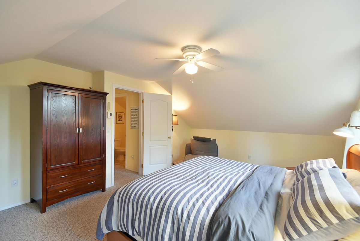 Bedroom 2 Photo of 8650 Redrooffs Road, Halfmoon Bay, BC