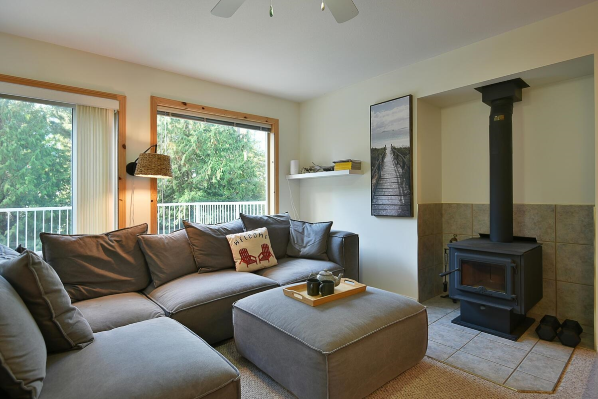 Exterior Rear Photo of 8650 Redrooffs Road, Halfmoon Bay, BC