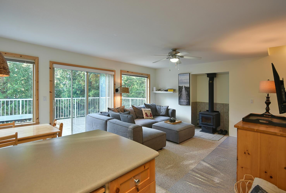 Kitchen Island Photo of 8650 Redrooffs Road, Halfmoon Bay, BC