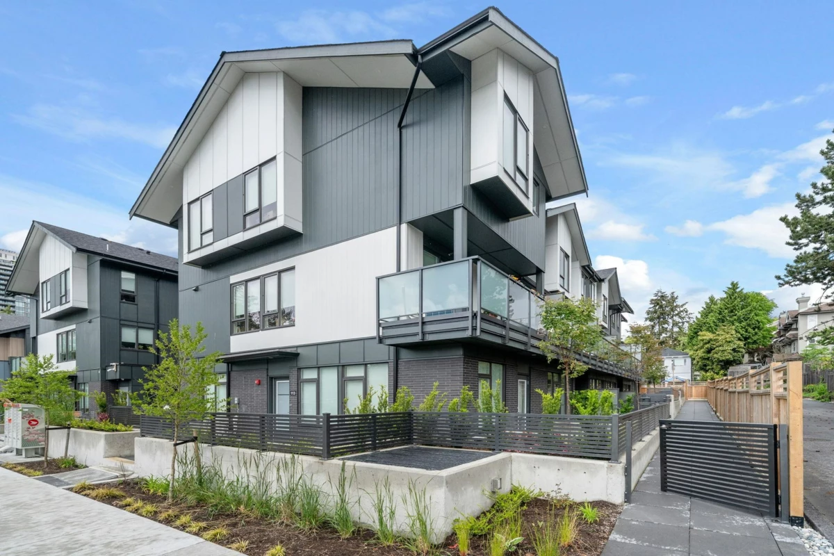 Front Yard Photo of 111 7161 17th Avenue, Burnaby, BC