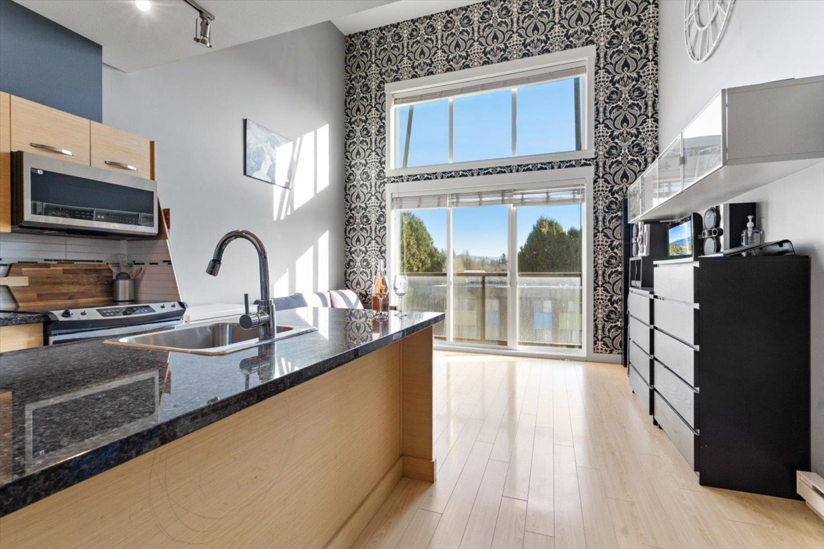 Dining Area Photo of 405 1975 Mccallum Road, Abbotsford, BC