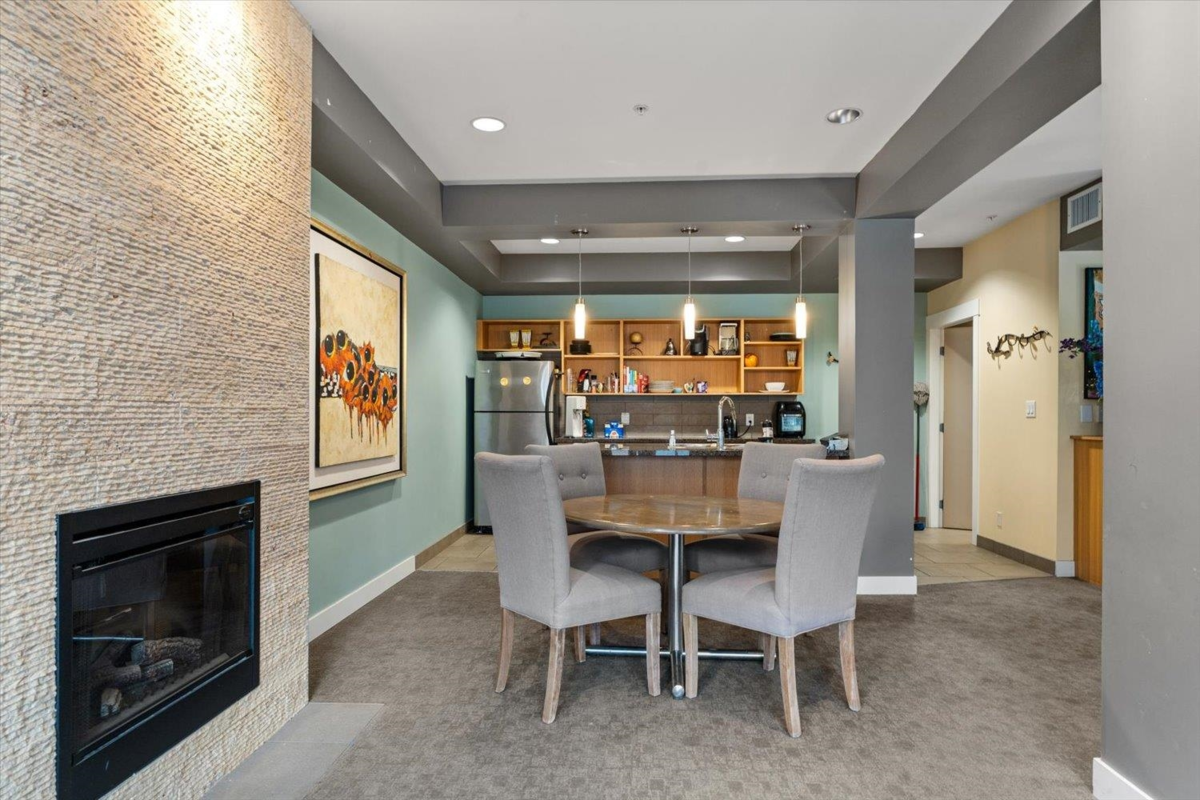 Hallway Photo of 405 1975 Mccallum Road, Abbotsford, BC