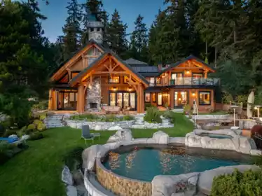 5871 Sunshine Coast Highway, Sechelt, BC, Sechelt — Single Family Residence for sale