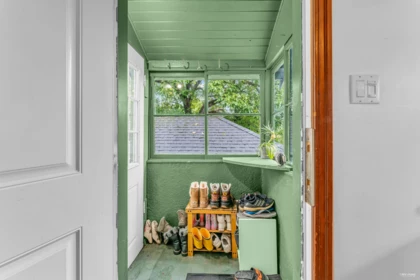 Breakfast Nook Photo of 820 Third Avenue, New Westminster, BC