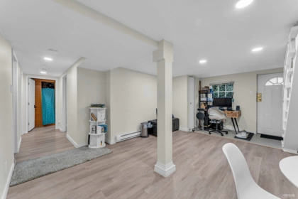 Hallway Photo of 820 Third Avenue, New Westminster, BC