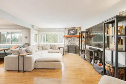 Family Room Photo of 494 Allen Drive, Delta, BC