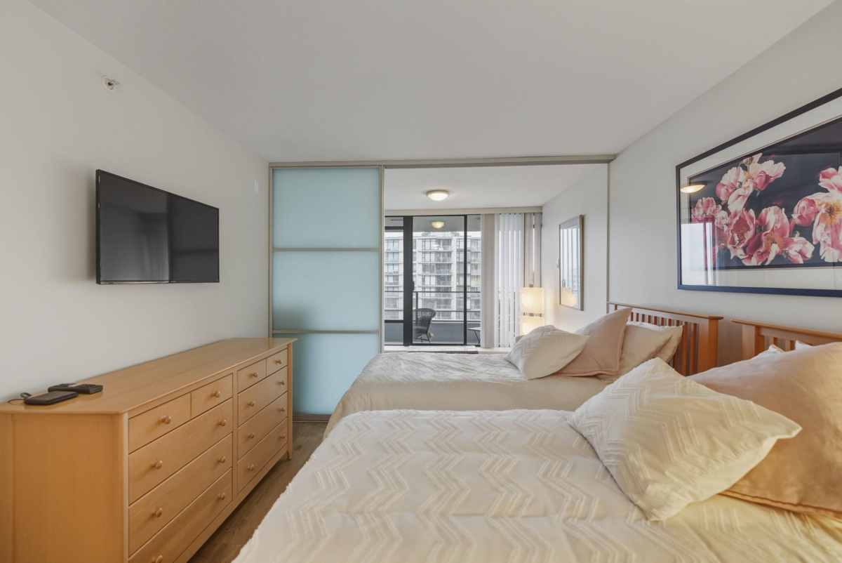 Entry Foyer Photo of 1102 151 W 2nd Street, North Vancouver, BC