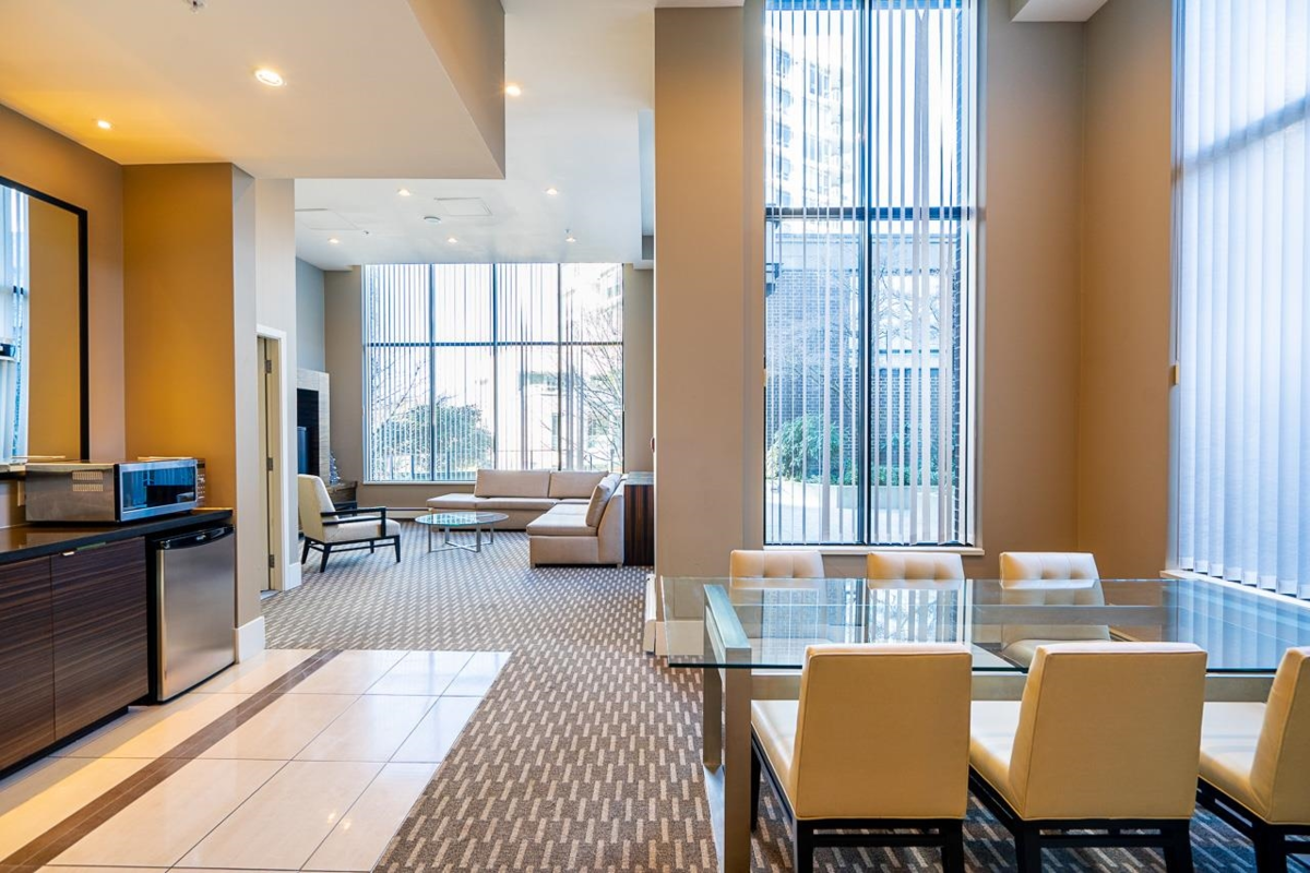 Garden / Landscaping Photo of 1102 151 W 2nd Street, North Vancouver, BC